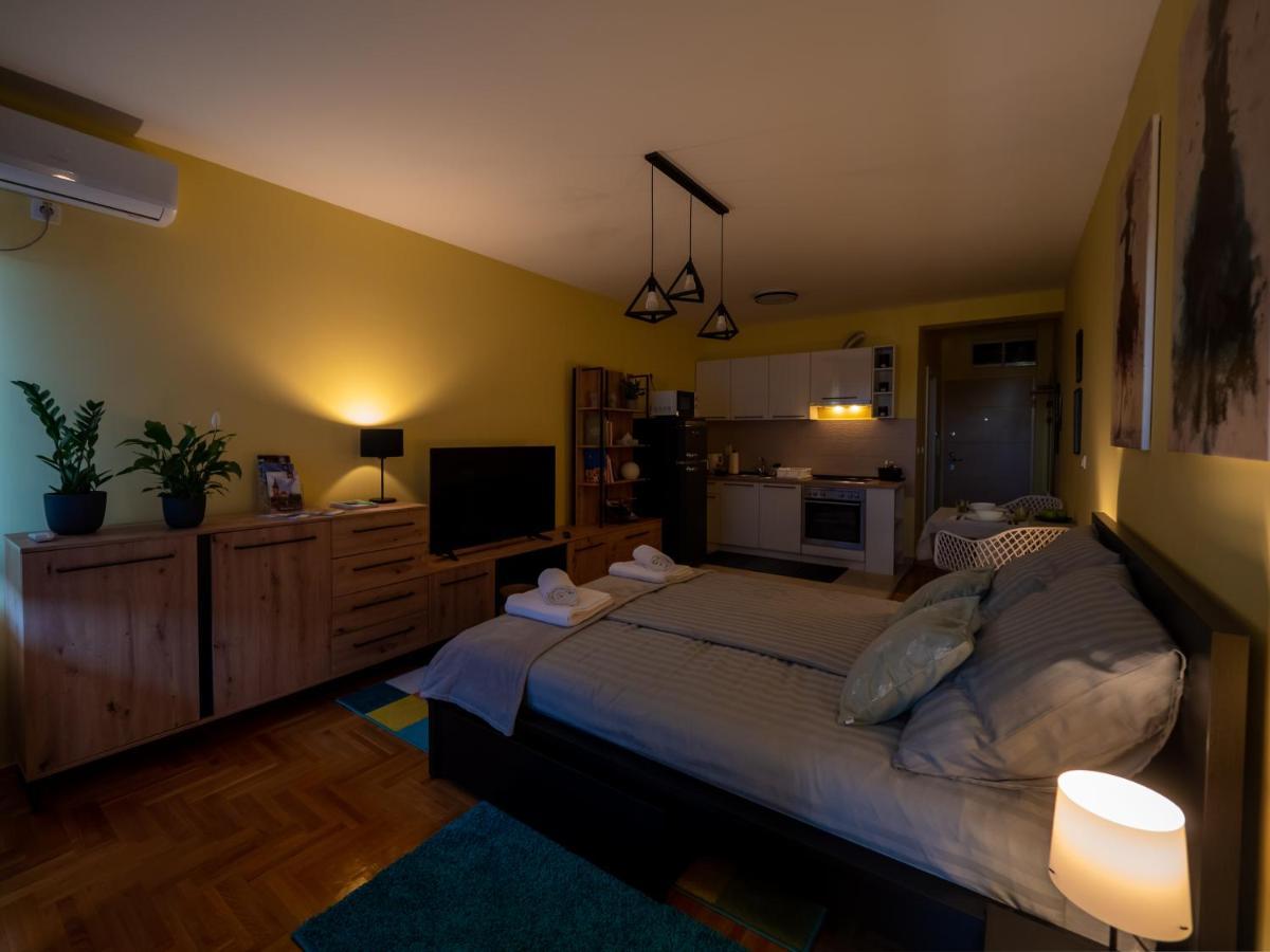 Green Apple Apartment Subotica Ngoại thất bức ảnh